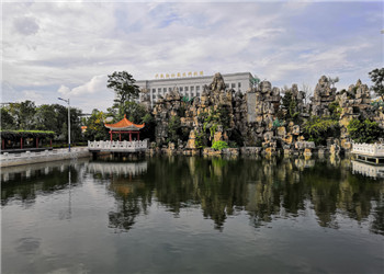 曲靖市麒麟职业技术江南娱乐在线登录账号
2022年五年制毕业是大专毕业证吗