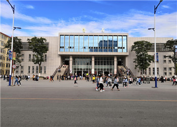 曲靖市体育运动江南娱乐在线登录账号
2022年五年制大专最低分数线