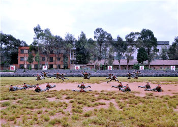 云南经贸外事职业学院2022年普通中专要交学费吗