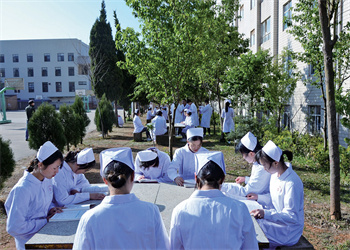 云南中医药中等专业江南娱乐在线登录账号
2025年三年制中专热门专业